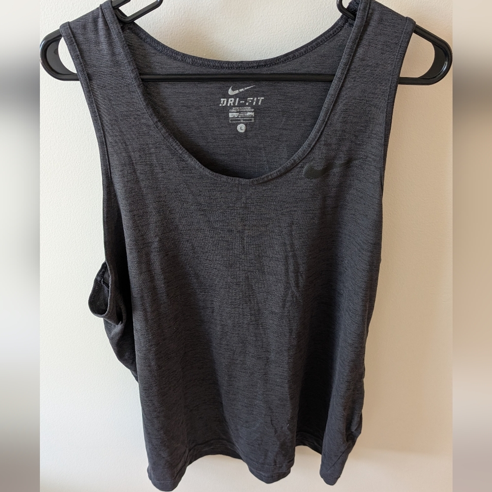 Nike Men's Dri Fit Grey Muscle Shirt. Size Large
